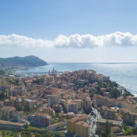Lalla Vila Porto Maurizio