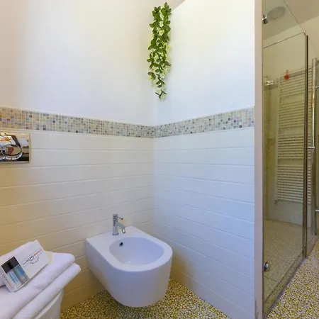 Lalla Villa *